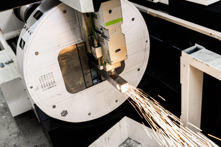 CNC lazerio metalo pjovimas - Patvorys